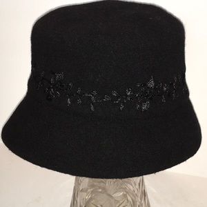 Vintage Nine West Floral Embroidered Black Wool Bucket Hat